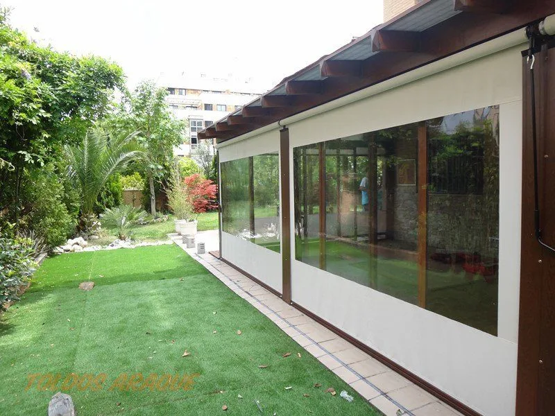 toldo-cortavientos-marfil-cristal-transparente